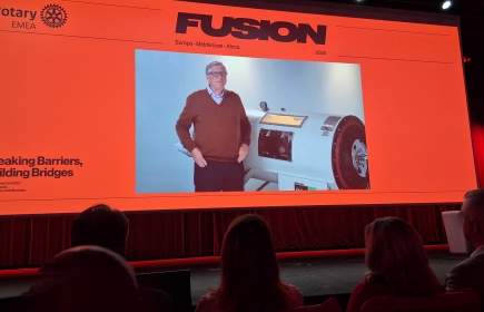 Bill Gates ha parlato al Vertice sulla fusione del Rotary a Bruxelles con un video messaggio (Foto: Rotary Magazine IT)